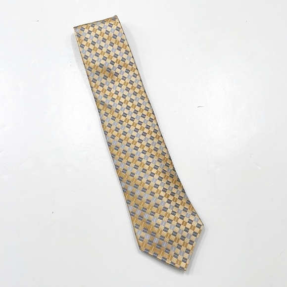 Nicole Miller geometric 100% silk standard tie - Picture 2 of 4